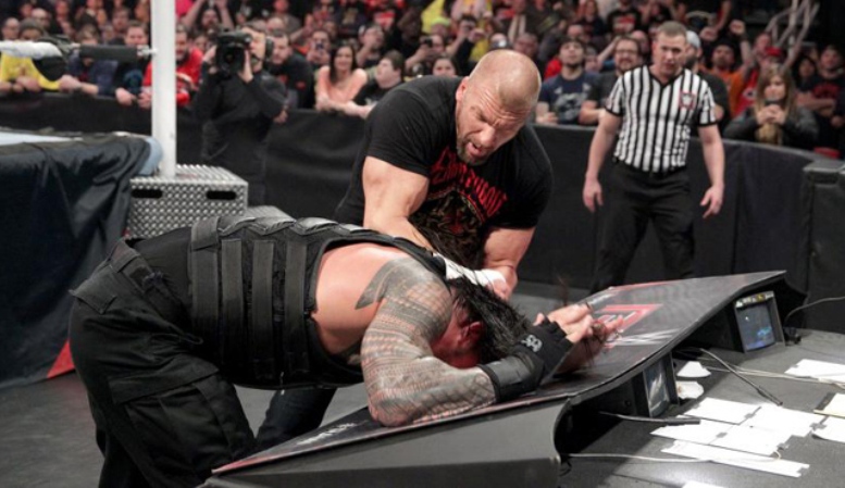 Reigns-Beat-Down-on-Raw